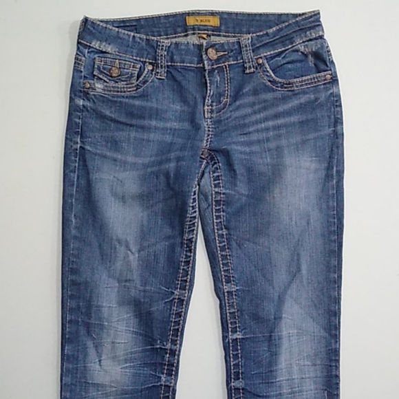 Slightly distressed jeans - Picture 1 of 5